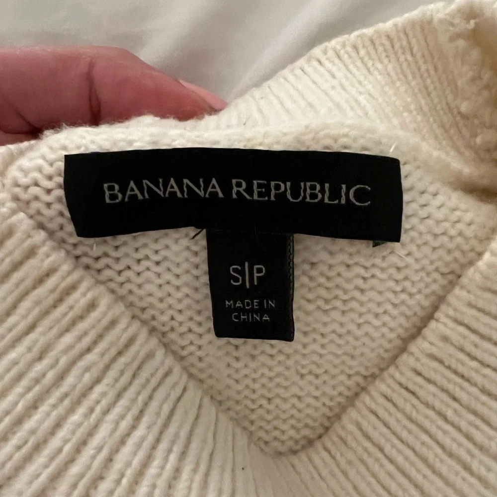 Banana Republic Cream Knit Sweater – Size S - Picture 2 of 3